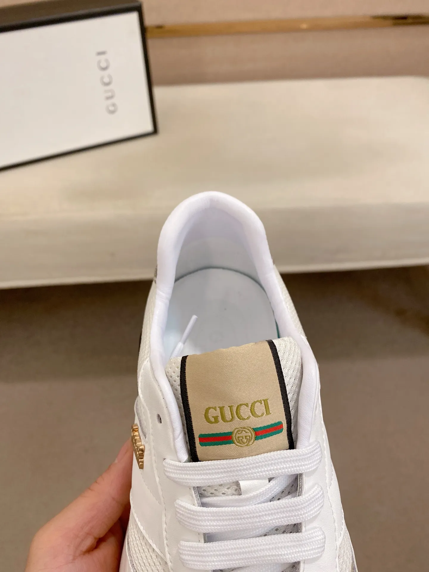 Men's shoes 💰 462💰The new GUCCI (Gucci) counters are launched simultaneously. The new men's shoes, 😘fabrics are selected from imported cowhide, and the lining is sheepskin lining. 👍🏿 High-end ☄️ air-cushion molded anti-slip rubber outsole, exquisite lines, simple and elegant, comfortable and high-end for leisure travel. Code number: 38 to 44 (45 can be customized and cannot be returned or exchanged)